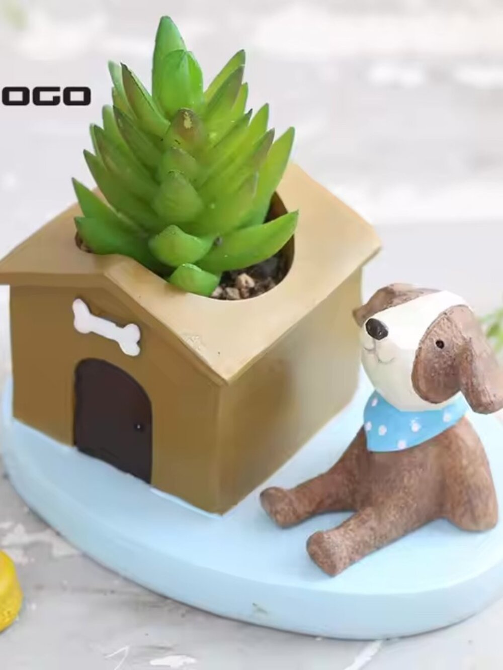 ROOGO | Resin Dog + House Shaped Small Planter | Air Plant